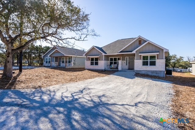 117 Lightning Bolt in Spring Branch, TX - Building Photo