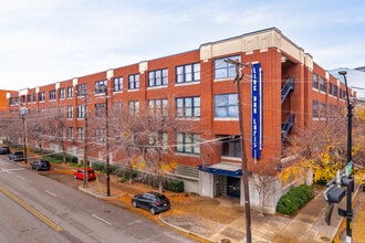 Live Oaks Loft in Dallas, TX - Foto de edificio - Building Photo