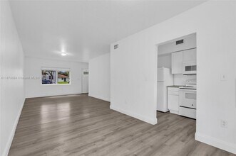 8329 NW 5th Ave in Miami, FL - Building Photo - Building Photo