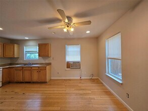 4516 Russell Dr in Austin, TX - Building Photo - Building Photo