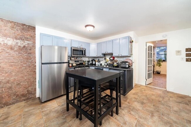 275 7th St in Jersey City, NJ - Building Photo - Building Photo