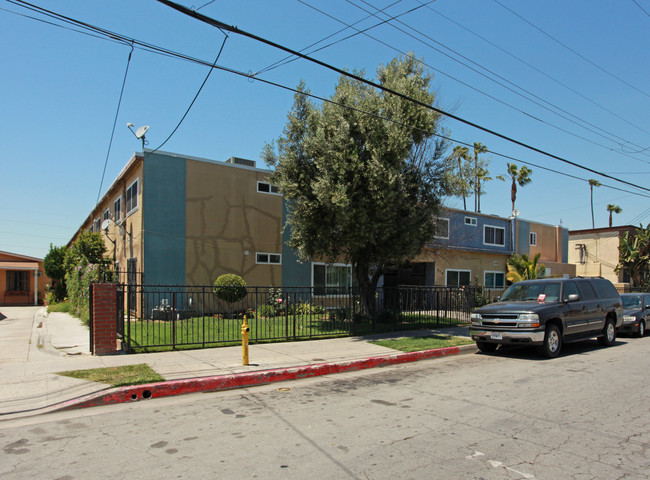 The Javalin Apartments in Inglewood, CA - Building Photo - Building Photo