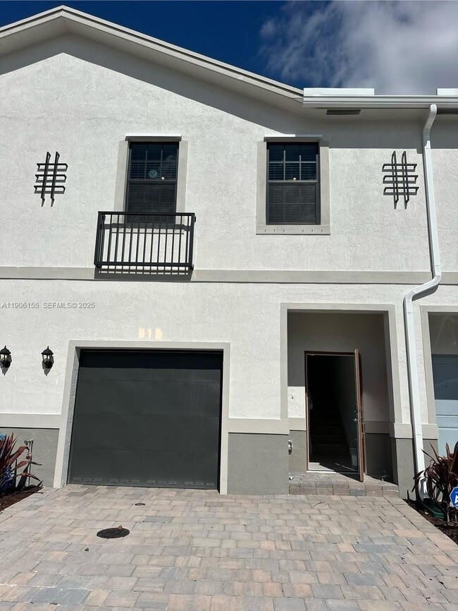 property at 815 SW 11th Wy