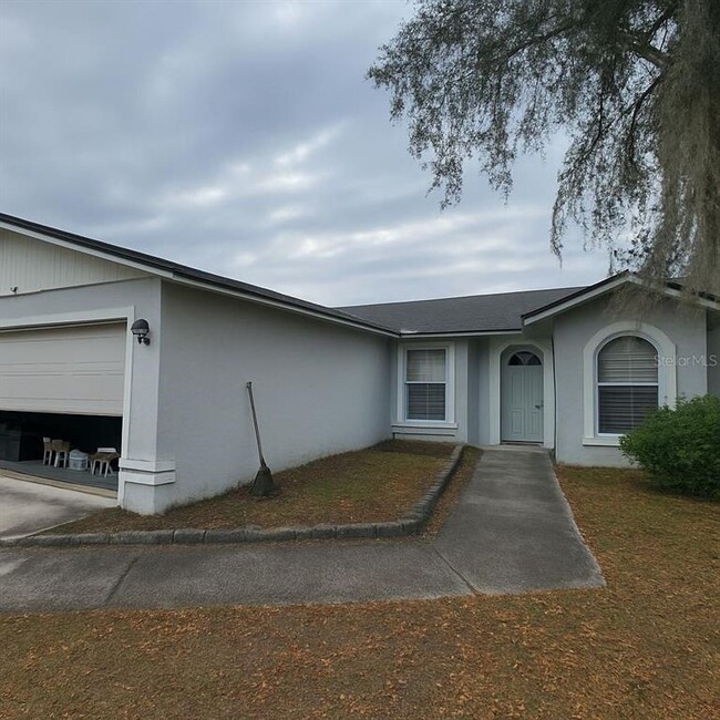 property at 10020 N Connechusett Rd