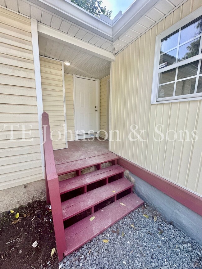 2219 Nissen Ave in Winston-Salem, NC - Foto de edificio - Building Photo