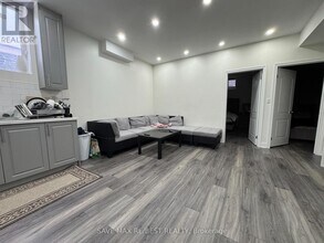 118 Jura Cres in Brampton, ON - Building Photo - Building Photo