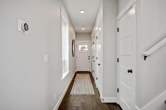 8217 N Fiske Ave in Portland, OR - Building Photo - Building Photo