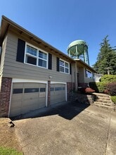 13420 NE Rose Pkwy in Portland, OR - Building Photo - Building Photo