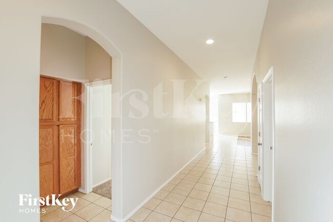 10106 West Riverside Avenue in Tolleson, AZ - Building Photo - Building Photo