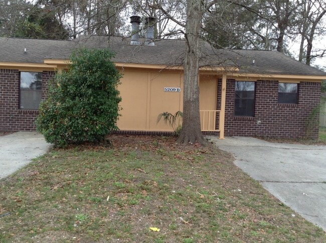 5209 Napoleon Dr in North Charleston, SC - Building Photo - Building Photo