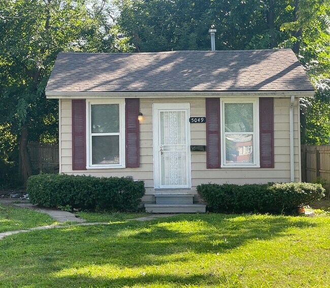 5049 Lafontaine St Rentals in Grosse Pointe, MI