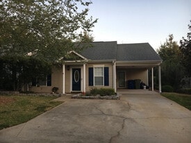 116 W Middlebury Ln SW in Aiken, SC - Building Photo