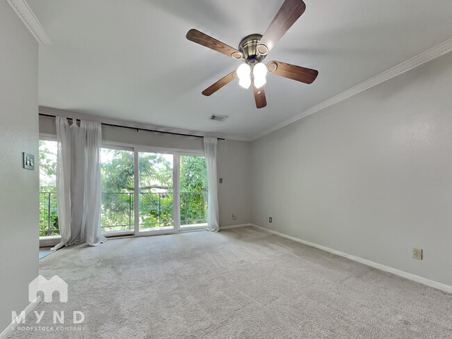 8211 Katy Fwy in Houston, TX - Building Photo - Building Photo