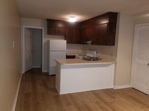 200 S Linwood Ave-Unit -Apt C in Goldsboro, NC - Foto de edificio - Building Photo