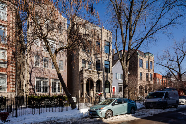 628 W Briar Pl in Chicago, IL - Building Photo - Building Photo