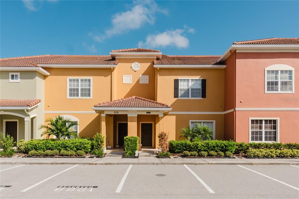 8961 Majesty Palm Rd in Kissimmee, FL - Building Photo