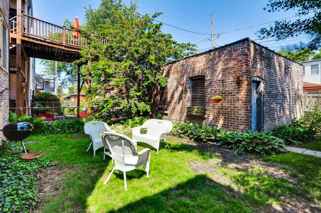 2618 W Argyle St in Chicago, IL - Building Photo - Building Photo