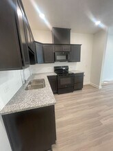 1612 W 5th St in Caldwell, TX - Building Photo - Building Photo