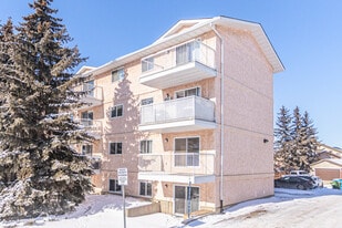Santa Fe South in Edmonton, AB - Building Photo