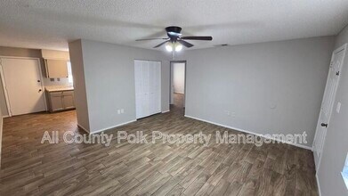 1342 Reynolds Rd in Lakeland, FL - Foto de edificio - Building Photo