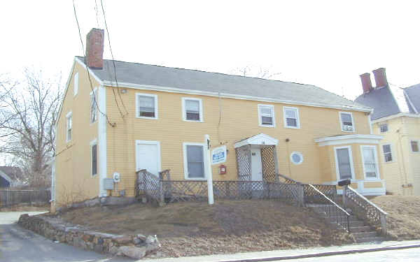 38 Maple St in Marlborough, MA - Building Photo