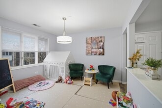 2113 Ammer Ridge Ct in Glenview, IL - Building Photo - Building Photo