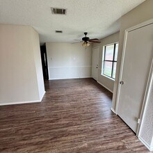 306 Williams Rd in Lorena, TX - Foto de edificio - Building Photo