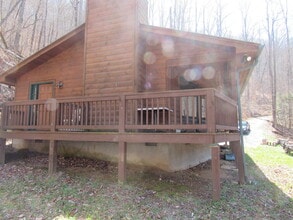 285 Canoe Creek Dr in Tuckasegee, NC - Building Photo - Building Photo