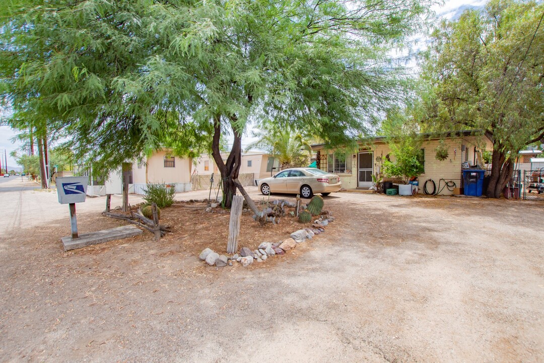 3356 E Kleindale Rd in Tucson, AZ - Building Photo