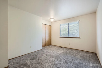 2739 SW 347th Pl in Federal Way, WA - Building Photo - Building Photo