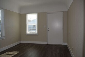 7621 Wadsworth Ave in Los Angeles, CA - Building Photo - Building Photo