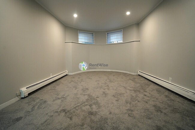 1124 Commonwealth Ave, Unit A in Boston, MA - Foto de edificio - Building Photo