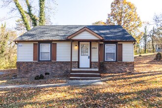 4864 Shell Ln in Knoxville, TN - Building Photo - Building Photo