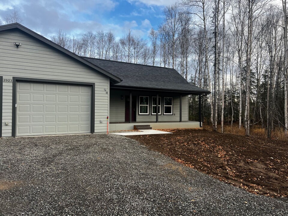 2923 N Harlan Cir-Unit -#2 in Wasilla, AK - Building Photo