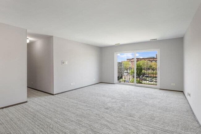 property at 2615 W Foster Ave