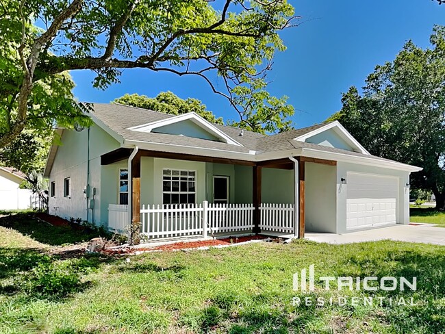4369 Montano Ave in Spring Hill, FL - Building Photo - Building Photo