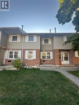 440 Pioneer Dr in Kitchener, ON - Building Photo