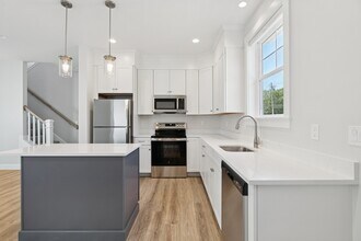 1 Hoxton Ln in Kennebunk, ME - Building Photo - Building Photo