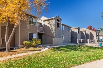 Sycamore Hills Apartments in Littleton, CO - Building Photo - Building Photo