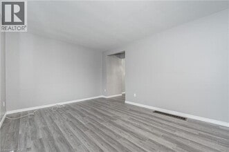 111 Chalmers St S in Cambridge, ON - Building Photo - Building Photo