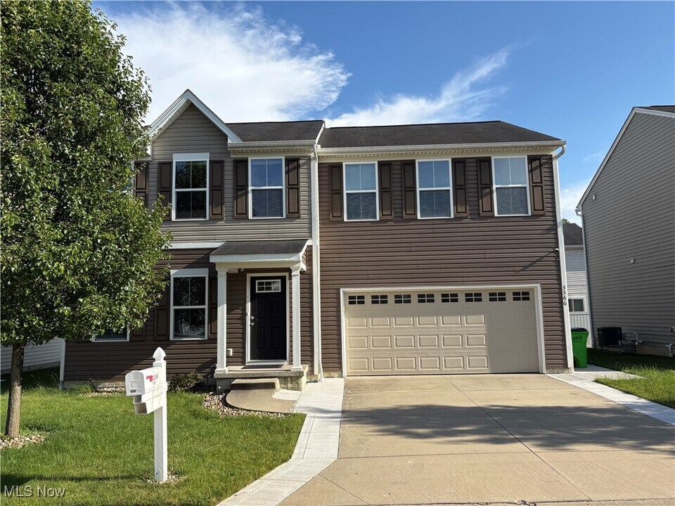 3366 Wind Song Ln in Twinsburg, OH - Building Photo