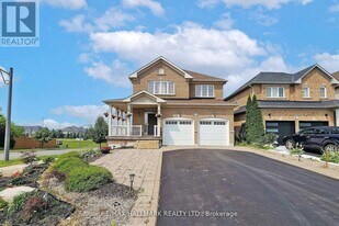1052 Eagle Ridge Dr in Oshawa, ON - Building Photo