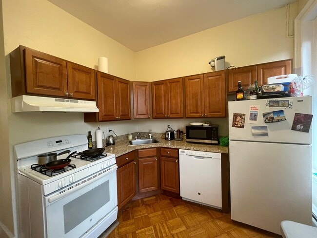 55 Adams St, Unit 2 in Somerville, MA - Foto de edificio - Building Photo