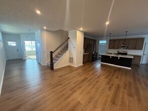 148 Country Meadow Ln in Wadsworth, OH - Building Photo - Building Photo