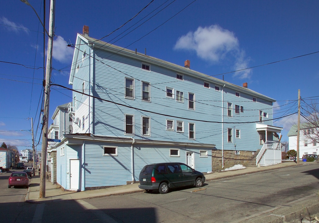 124 Hamlet St in Fall River, MA - Building Photo