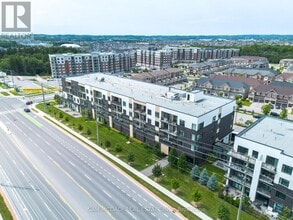 555 William Graham Dr in Aurora, ON - Building Photo - Building Photo