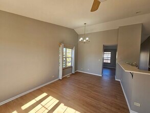 852 Woodewind Dr in Naperville, IL - Building Photo - Building Photo