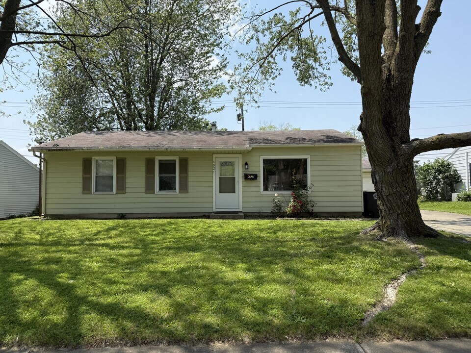 4927 Stony Run Ct in Fort Wayne, IN - Building Photo