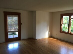 43 Bishop Rd, Unit 2 in Crockett, CA - Building Photo - Building Photo