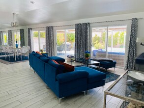 1479 E Francis Dr in Palm Springs, CA - Building Photo - Building Photo